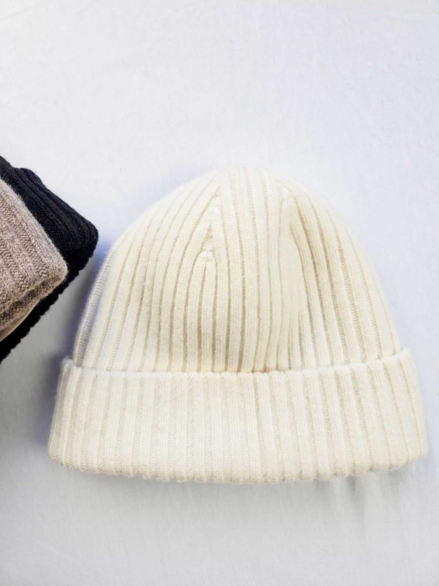 Duo élégance- ensemble de deux Bonnets Laine Doublé Soie - Noir, Beige, Ivoire