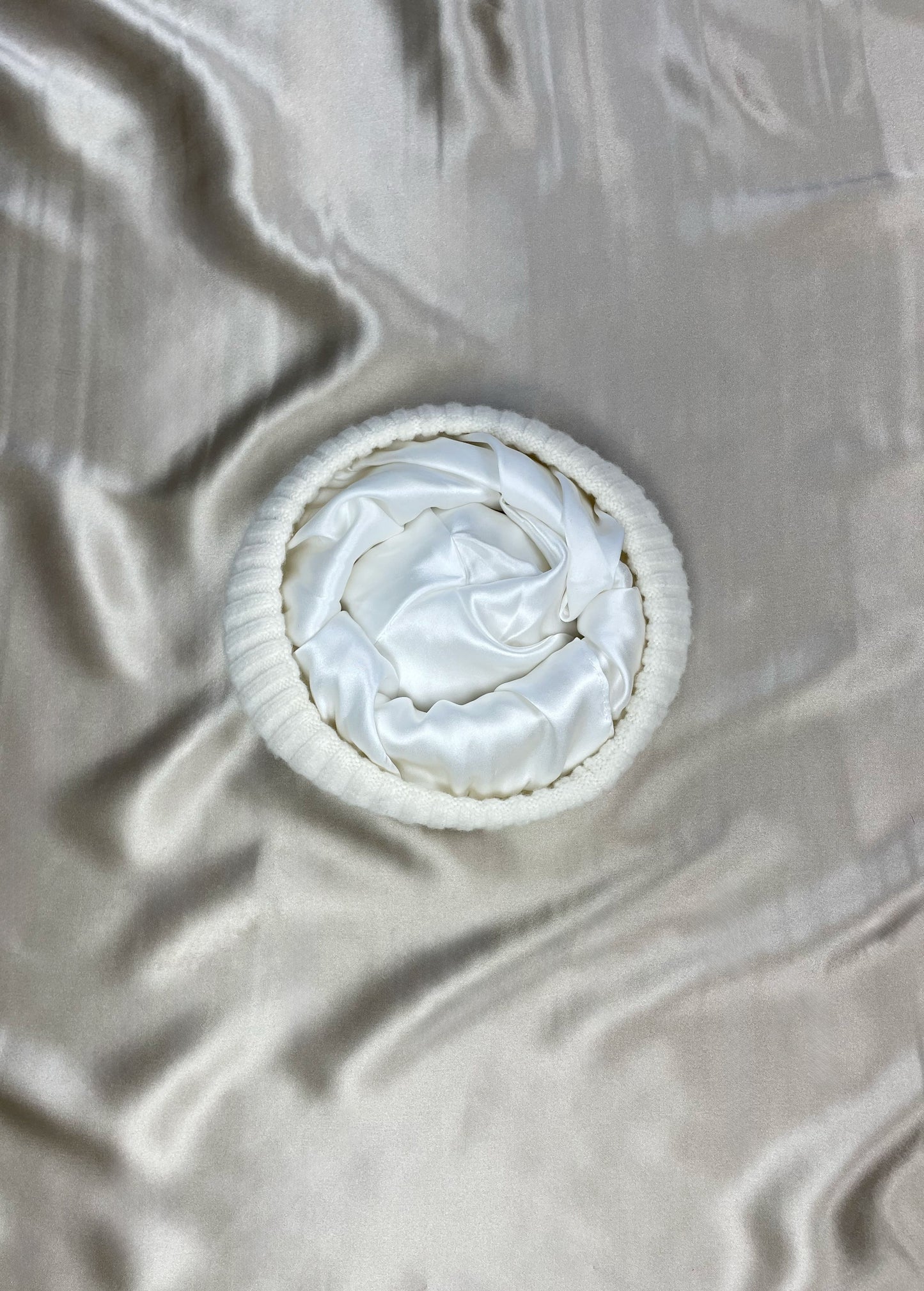 Bonnet d'hiver en soie et laine 100%