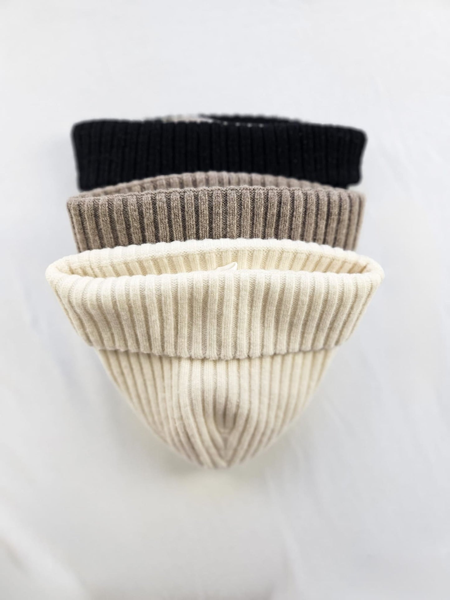 Bonnet d'hiver en soie et laine 100%