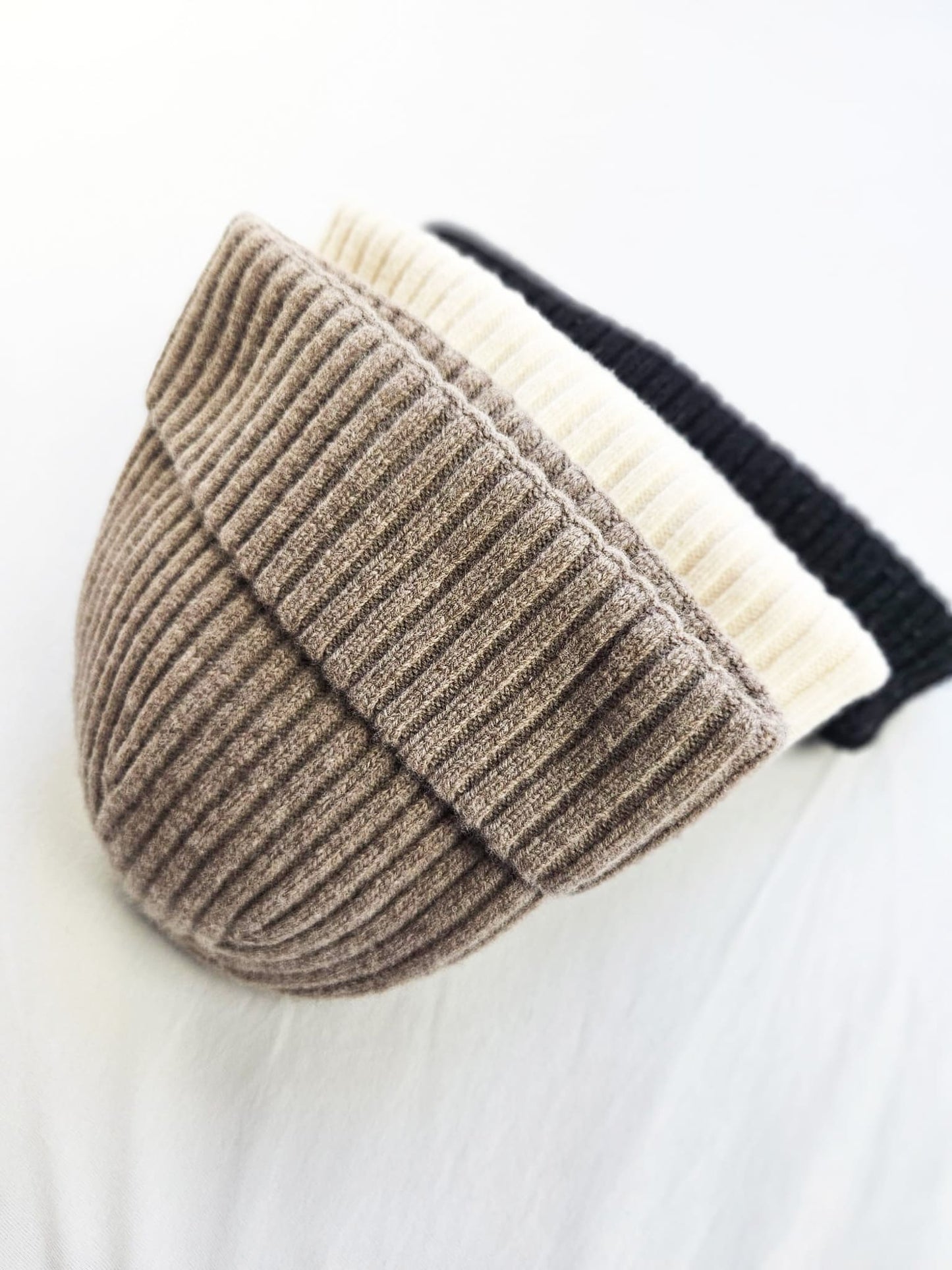 Bonnet d'hiver en soie et laine 100%